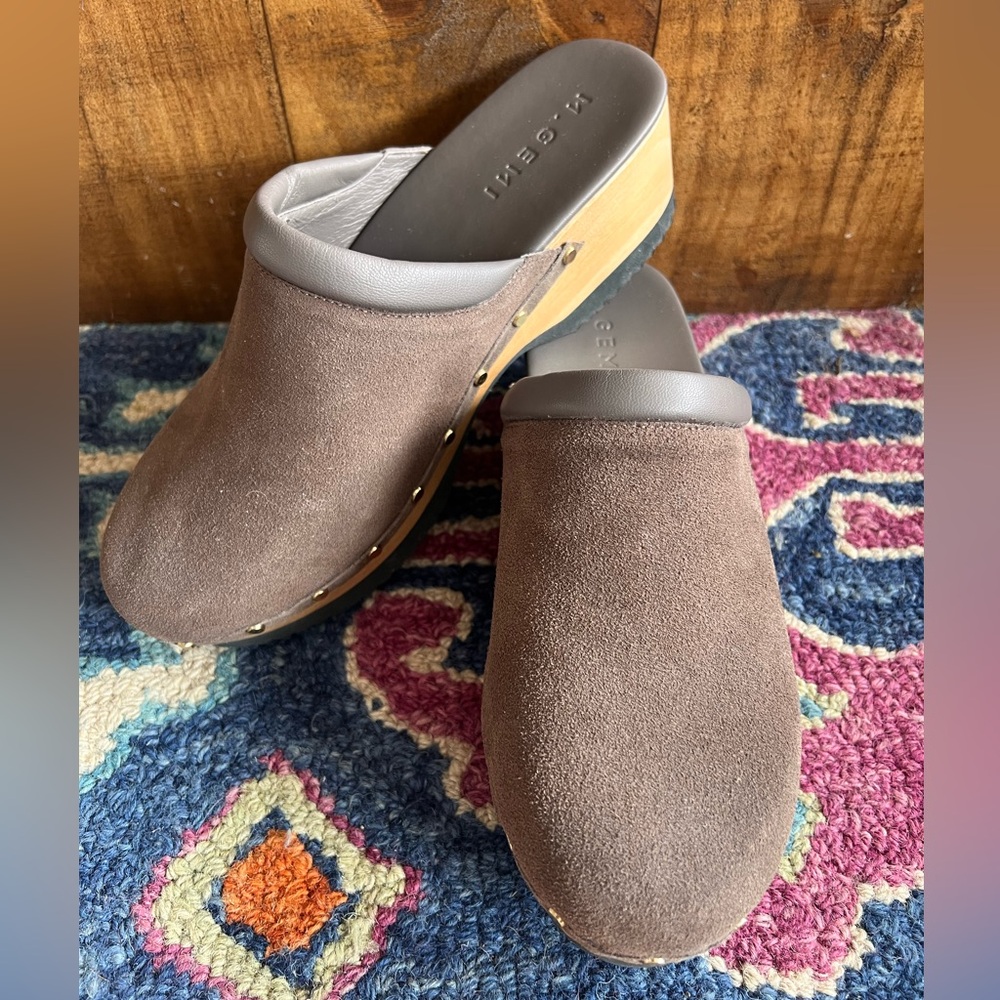 M Gemi Greta Clog in Taupe Suede. NEW without tags. Beautiful!